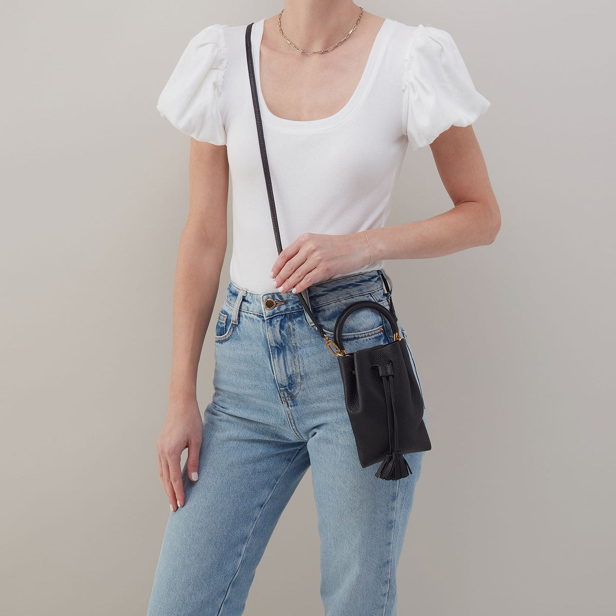 HOBO Eden Phone Crossbody In Pebbled Leather - Black
