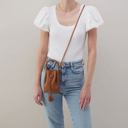 HOBO Eden Phone Crossbody In Pebbled Leather - Warm Honey