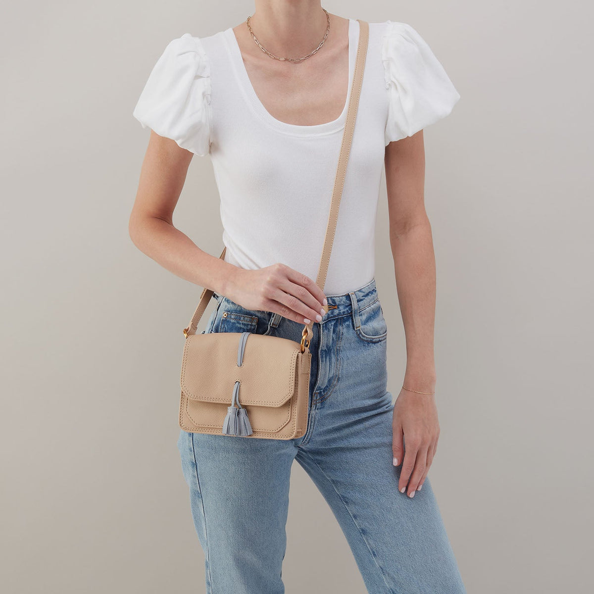 HOBO Eden Small Crossbody In Pebbled Leather - Linen