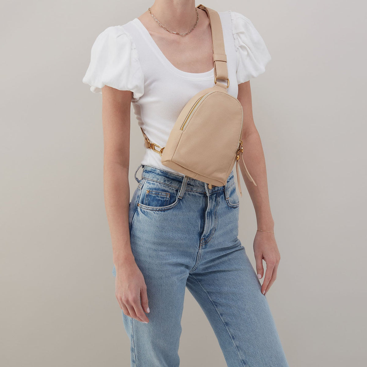 HOBO Fern Sling In Pebbled Leather - Linen
