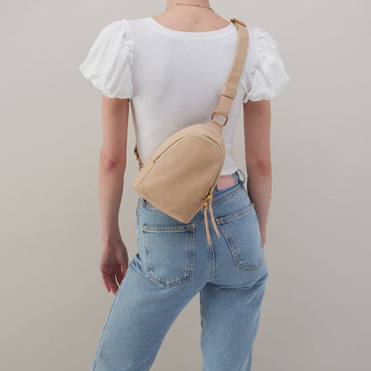HOBO Fern Sling In Pebbled Leather - Linen