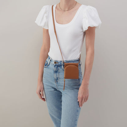 HOBO Fern Wallet Crossbody In Pebbled Leather - Warm Honey