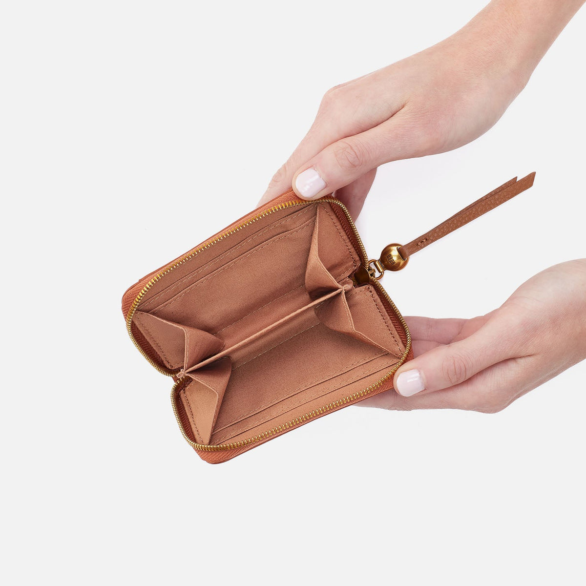 HOBO Hart Card Case In Pebbled Leather - Warm Honey