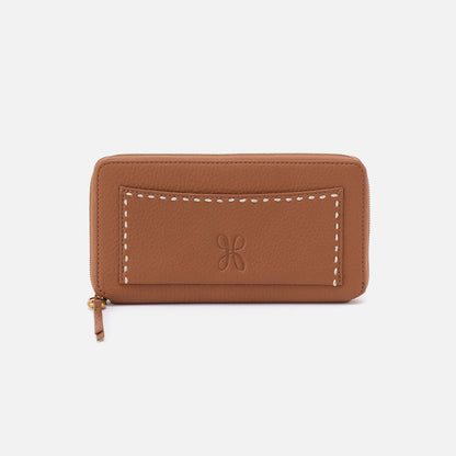HOBO Hart Large Wallet In Pebbled Leather - Warm Honey