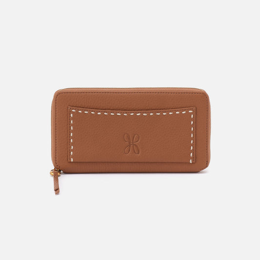 HOBO Hart Large Wallet In Pebbled Leather - Warm Honey