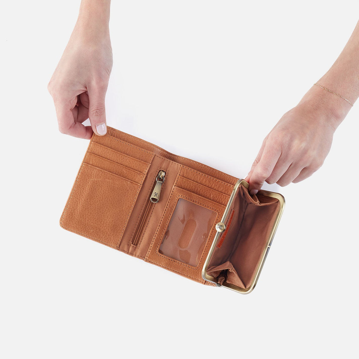 HOBO Robin Compact Wallet In Tooled Embossed Leather - Saddle Tooled Emboss