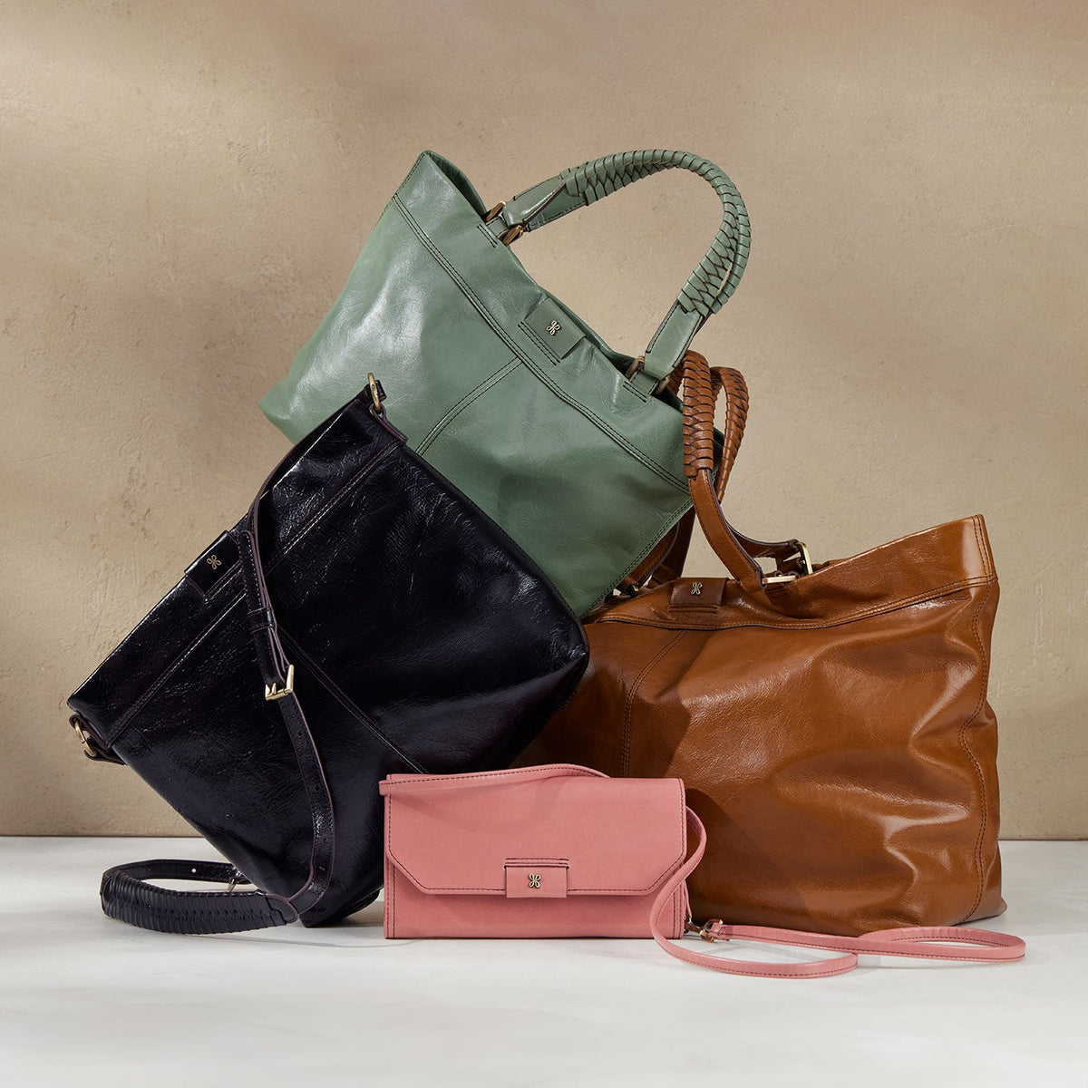 HOBO Romy Wallet Crossbody In Polished Leather - Rose