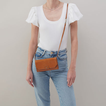 HOBO Romy Wallet Crossbody In Polished Leather - Truffle