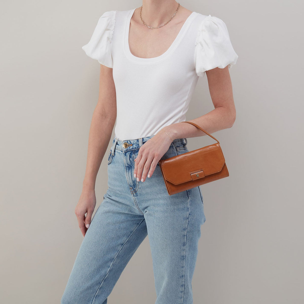 HOBO Romy Wallet Crossbody In Polished Leather - Truffle