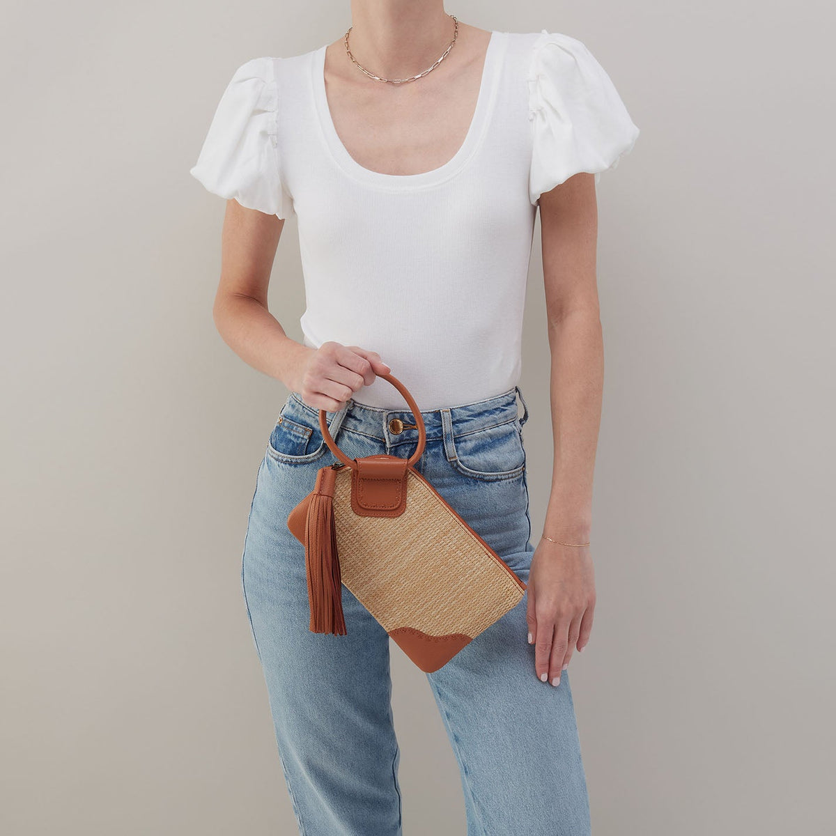 HOBO Sable Wristlet In Woven Straw - Natural Straw