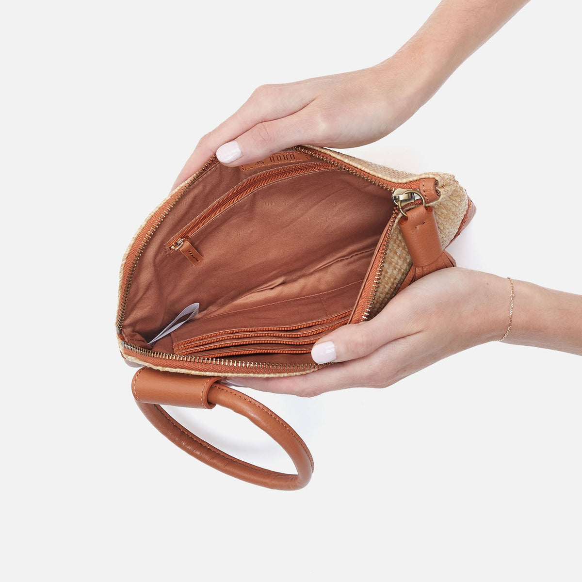 HOBO Sable Wristlet In Woven Straw - Natural Straw