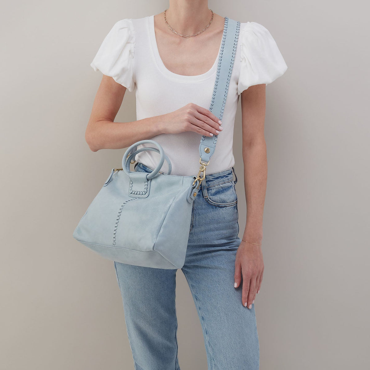 HOBO Sheila Medium Satchel In Buffed Leather - Sky