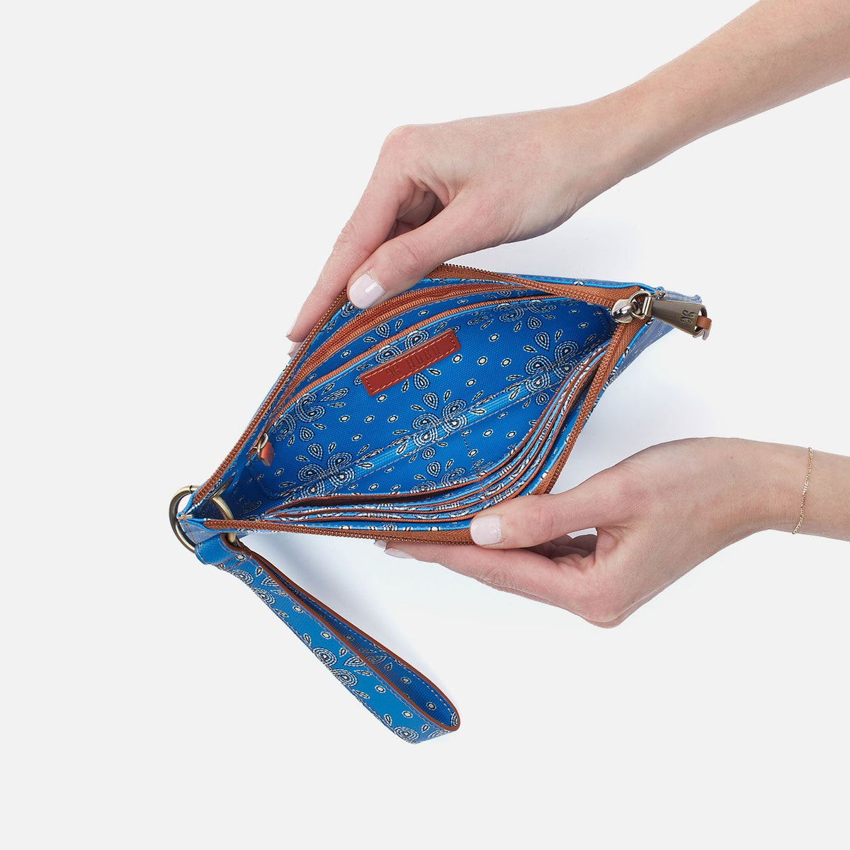 HOBO Vida Wristlet In Coated Canvas - Blue Journey Bandana