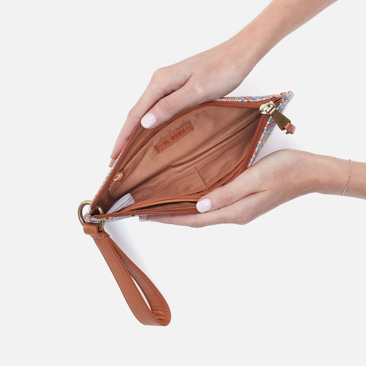 HOBO Vida Wristlet In Multi Weave With Leather Trim - Sunset Raffia