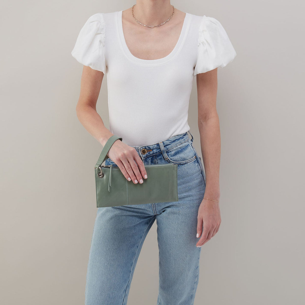 HOBO Vida Wristlet In Polished Leather - Jade