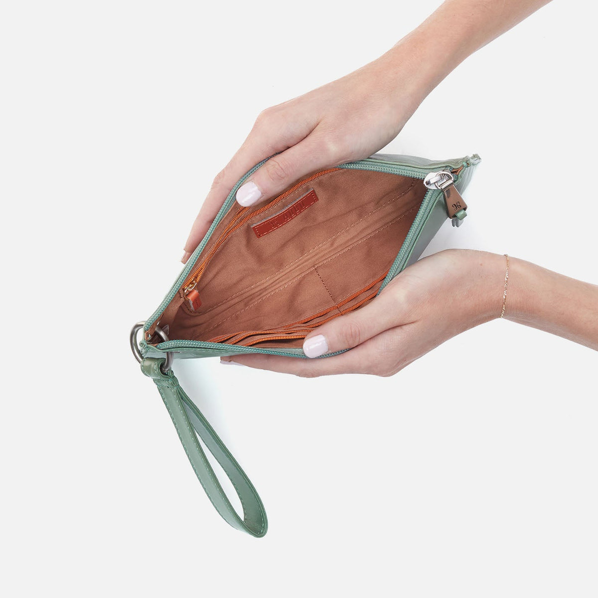 HOBO Vida Wristlet In Polished Leather - Jade
