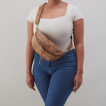 HOBO Hunter Medium Belt Bag In Buffed Leather - Whiskey