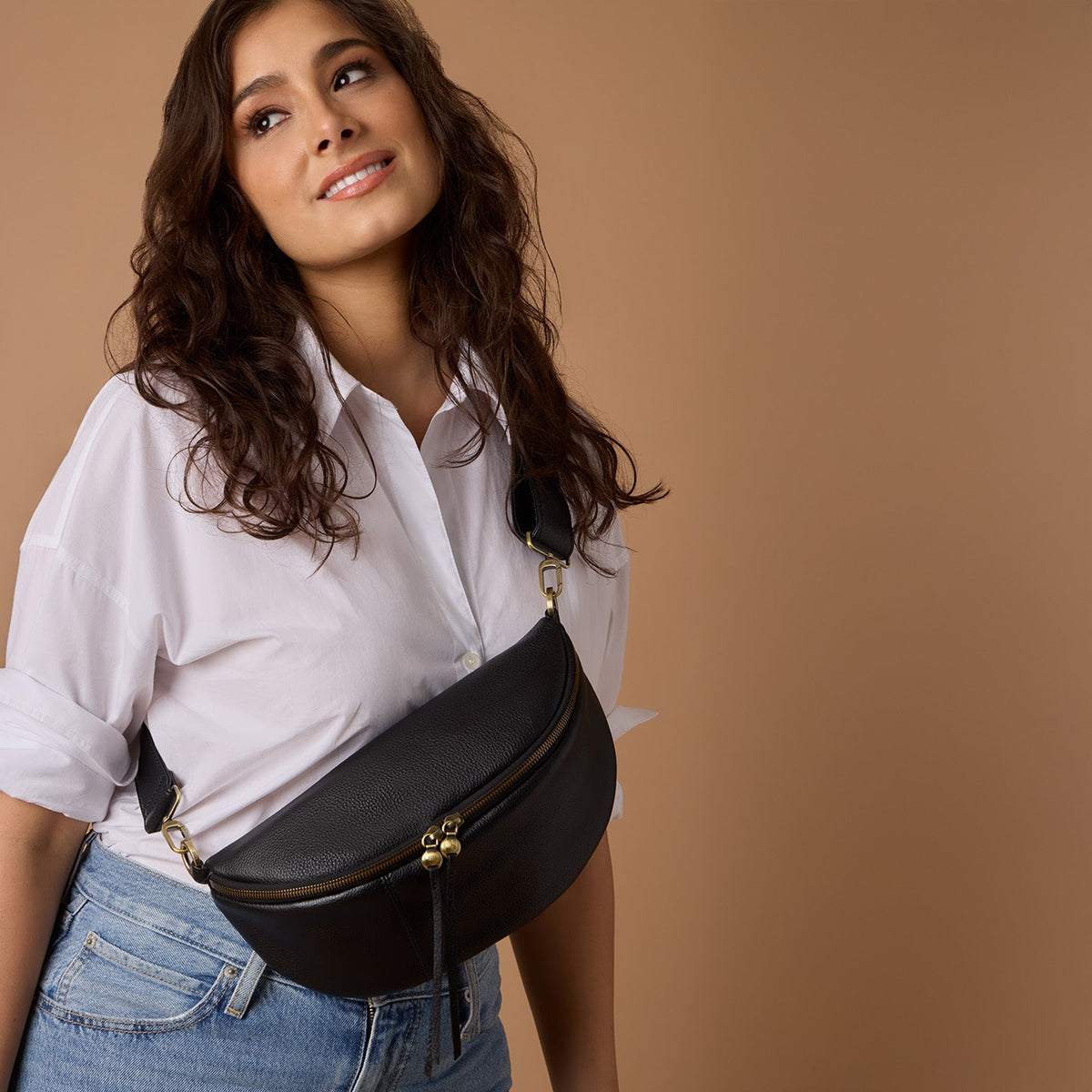 HOBO Hunter Medium Belt Bag In Pebbled Leather - Black