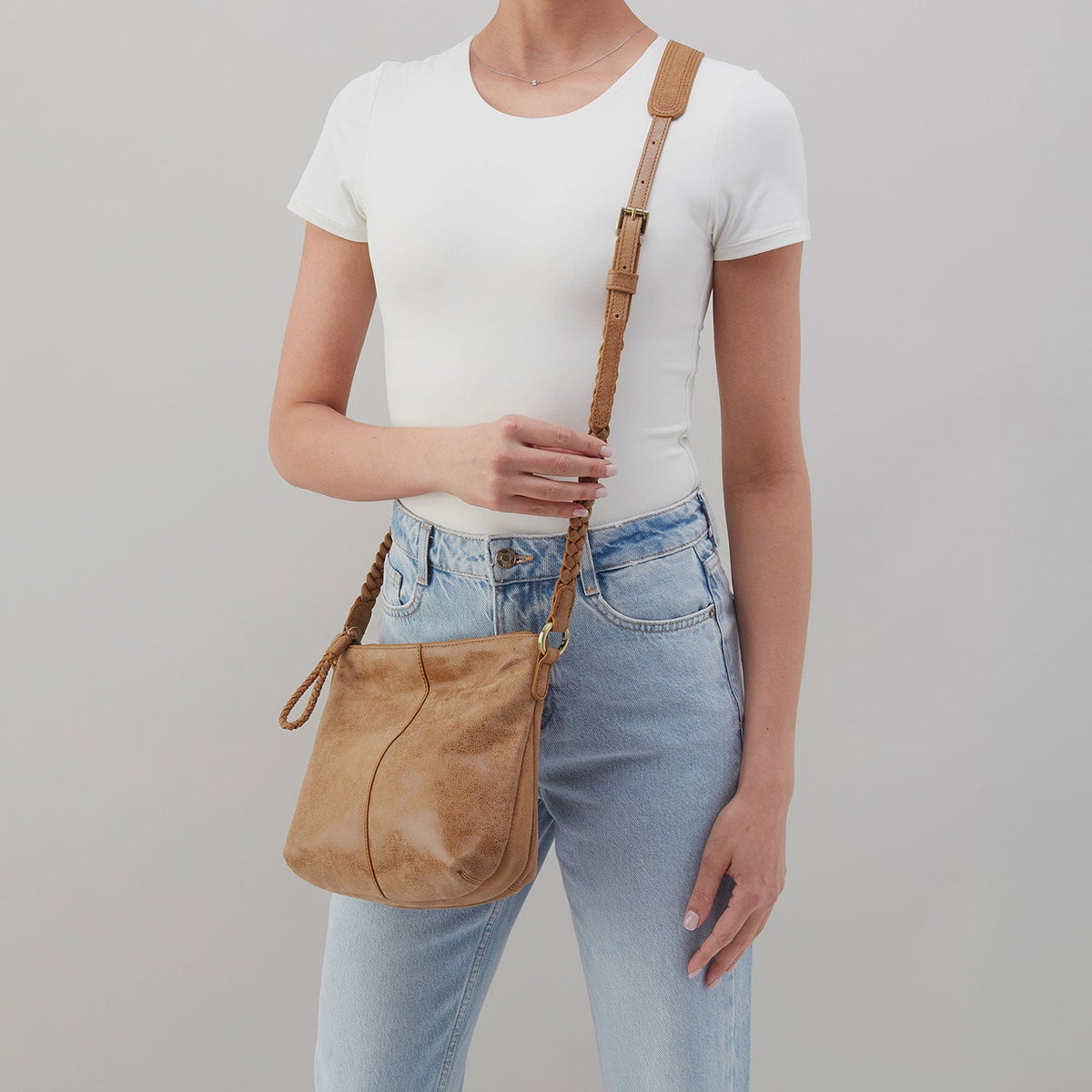 HOBO Lasso Medium Crossbody In Buffed Leather - Whiskey